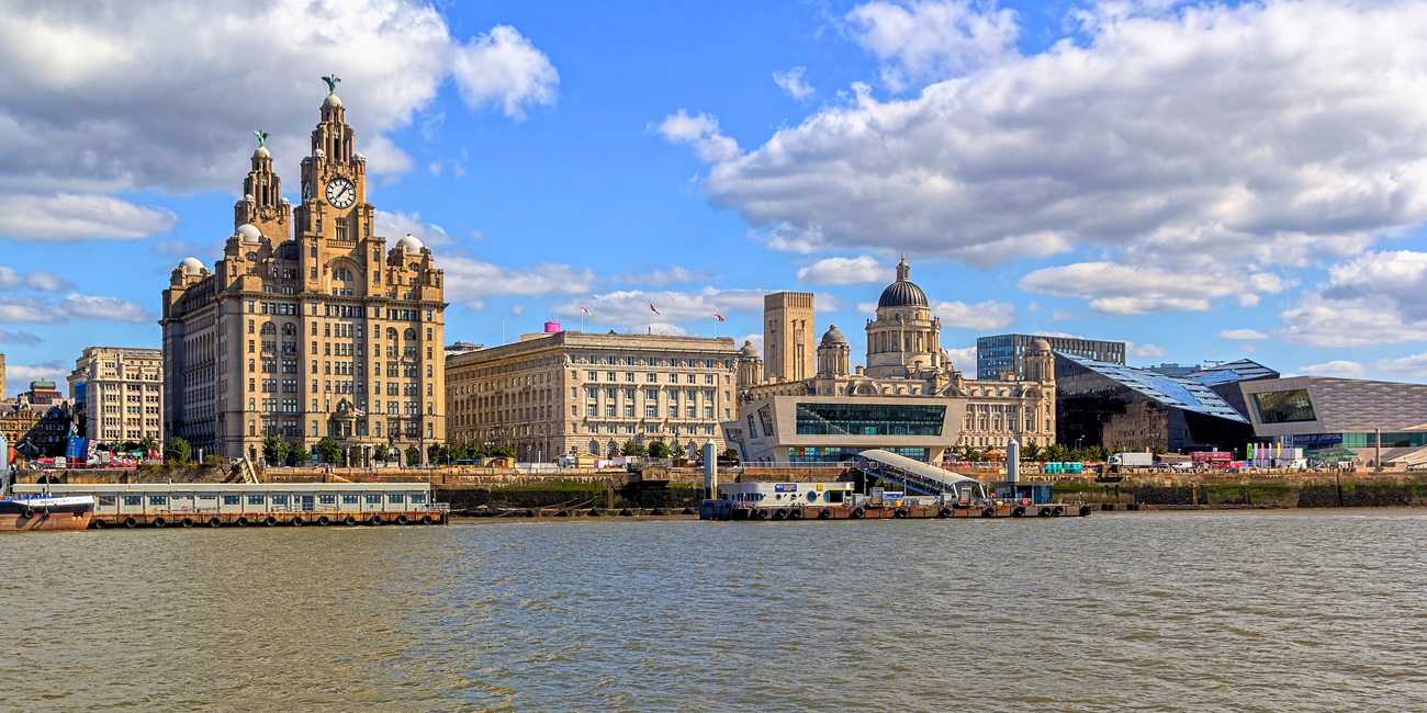 Hop-on hop-off sightseeing bus tours in Liverpool, United Kingdom – Top landmarks, famous attractions, and hidden gems in 2026