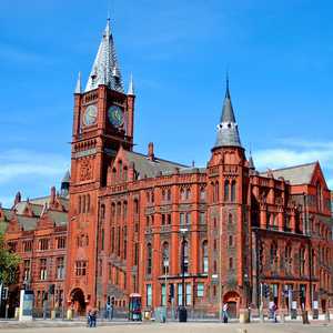 Hop on the open-top bus in Liverpool, United Kingdom – Discover top attractions, monuments, and hidden gems with a hop-on hop-off tour in 2026
