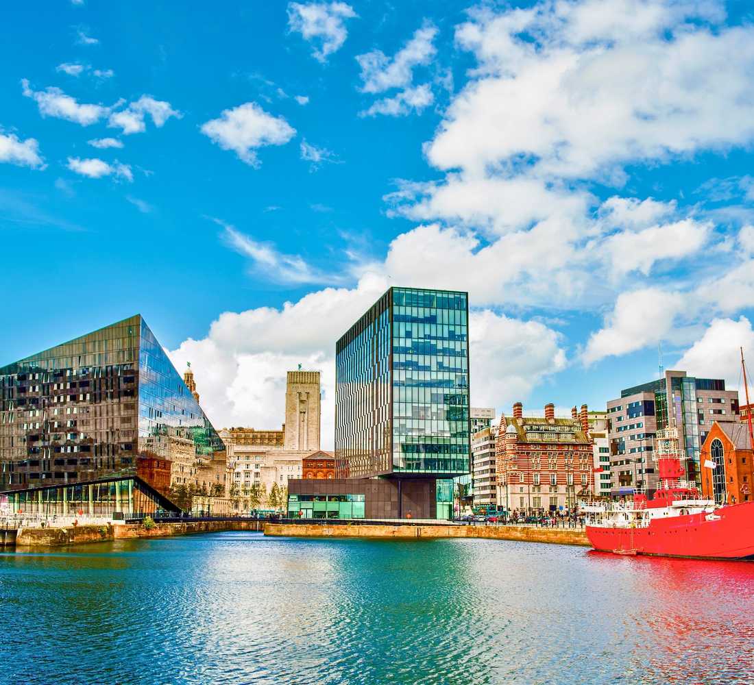 Hop-on hop-off sightseeing bus tours in Liverpool, United Kingdom – Open-top buses, top attractions, and free cancellation in 2026